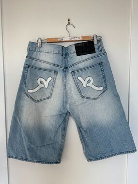 Rocawear Denim Shorts – Size 32 (Light Wash / Clean Y2K Style)